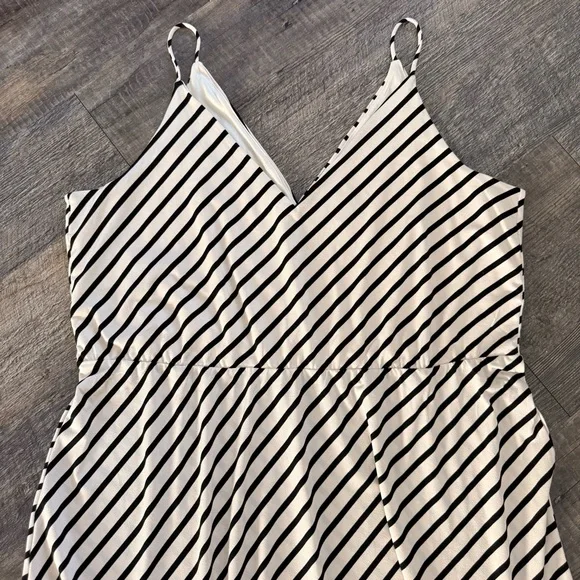 H&M Monochrome Striped Midi Dress - Picture 3 of 5